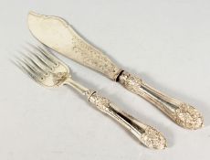 A GOOD FISH SLICE AND FORK. Sheffield 1901.