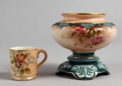 A SMALL HADLEY'S WORCESTER PEDESTAL VASE, and miniature Worcester blush ivory mug. 3.5ins and 1.5ins