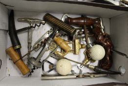 A quantity of corkscrews.