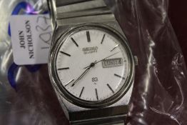 A gent's Sekonda wristwatch.