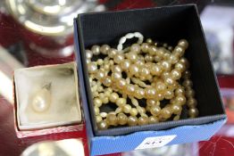 Various items of pearl jewellery.