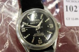 A gent's Tunis wristwatch.