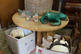 A good modern oak circular extending dining table.