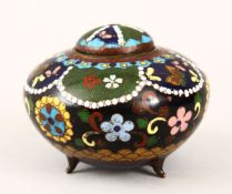 A GOOD JAPANESE MEIJI PERIOD CLOSIONNE ENAMEL LIDDED KORO, with floral decoration, 9cm diameter x