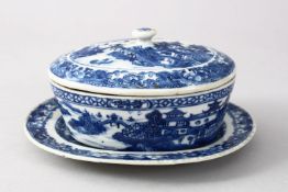A GOOD 18TH CENTURY CHINESE QIANLONG BLUE & WHITE PORCELAIN BUTTER DISH & COVER & STAND, The body of