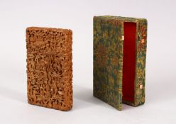 A GOOD 19TH CENTURY CANTON CHINESE CARVED SANDALWOOD CARD CASE IN ORIGINAL BOX, carved to depict