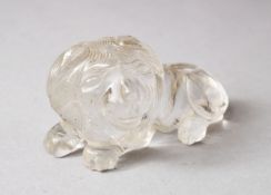 A GOOD ISLAMIC / PERSIAN CARVED ROCK CRYSTAL LION, 7cm.