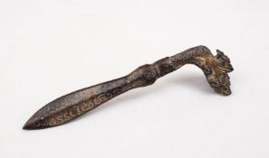 A FINE SMALL NEPALESE OR TIBET BRONZE CEREMONIAL BLADE, with naga snake shaped handle, 9cm.