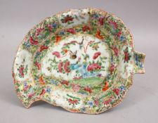 A 19TH CENTURY CHINESE CANTON FAMILLE ROSE PORCELAIN LEAF SHAPED DISH, the dish decorated with