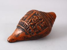 AN UNUSUAL EARLY POSS SOUTH INDIAN POTTERY SHELL SHAPED VESSEL, 16cm.