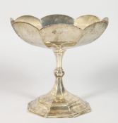 A SMALL CIRCULAR SHAPED TAZZA. Sheffield 1907.