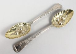A PAIR OF GEORGE II BERRY SPOONS, London 1750. Maker: JB.
