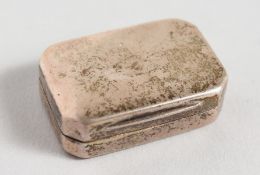 A PLAIN GEORGE III VINAIGRETTE. Birmingham 1802. Maker: Matthew Linwood.