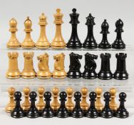 A STAUNTON PATTERN WOOD CHESS SET. Kings 9cm tall.