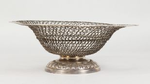 A GEORGE III OCTAGONAL WIRE WORK FRUIT BASKET, on circular base. Sheffield Circa. 1810. Maker: