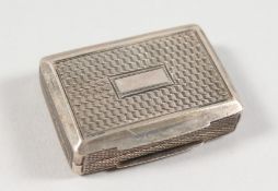 A GEORGE IV ENGINE TURNED VINAIGRETTE. Birmingham Circa. 1830. Maker: IE.