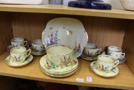 A floral decorated tea service.