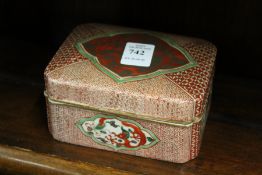 A Chinese Imari decorated box and cover.