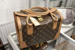 A ladies' vanity case.