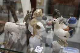 A quantity of Copenhagen and Bing & Grondahl animals and birds (some small chips and losses).