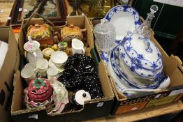 A quantity of decorative china and glassware.