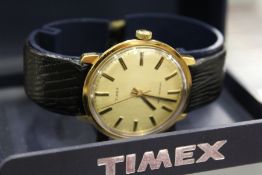 A gent's Timex wristwatch, boxed.