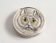 A SILVER CAT'S HEAD VESTA.
