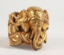 AN ISLAMIC ELEPHANT BRACELET.