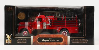 SIGNATURE SERIES 1958 FIRE TRUCK 1-24 SCALE. RRP £85