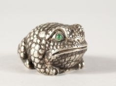 A GOOD RUSSIAN FABERGE SILVER FROG. 2ins.