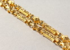 AN 18CT GOLD PLATED CHAIN.