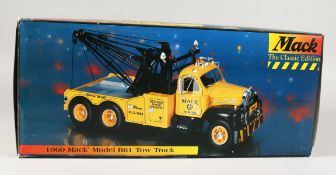 FIRST GEAR 1960 MACK B-61 TOW TRUCK. RRP £70