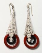 A PAIR OF 9CT GOLD AND SILVER SET DECO DESIGN AGATE AND ONYX DROP EARRINGS.