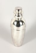 A SILVER PLATE SNOWMAN COCKTAIL SHAKER. 10.5ins high.