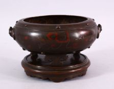 A FINE 19TH CENTURY CHINESE INLAID BRONZE CENSER & STAND, the censer in the form of a squash barrel,