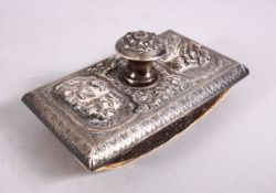A 19TH CENTURY INDIAN SILVER EMBOSSED INK ROLLER, with embossed figural decoration, 15cm x 9cm