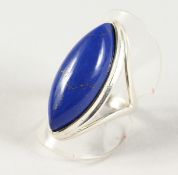 A SILVER AND LAPIS RING.