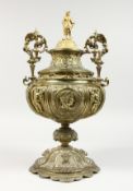 A GOOD LARGE LATE 19TH CENTURY CLASSICAL CAST BRONZE TWIN HANDLED URN AND COVER finely cast with
