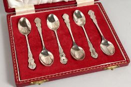 A CASED SET OF SIX SILVER TEASPOONS. Birmingham 1963.