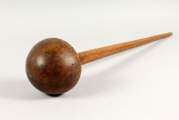 A GOOD MUSHROOM HEAD TRIBAL CLUB OR KNOBKERRIE. 29ins long.