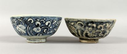 TWO KANGXI PERIOD SHIPWRECK BLUE AND WHITE BOWLS. 5.5ins diameter.