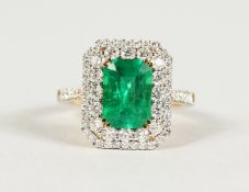 A SUPERB 18CT YELLOW GOLD, EMERALD (2.22CTS) AND DIAMOND RING, 1.15cts.