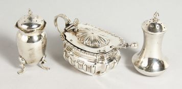 A MUSTARD POT AND TWO PEPPERETTES.