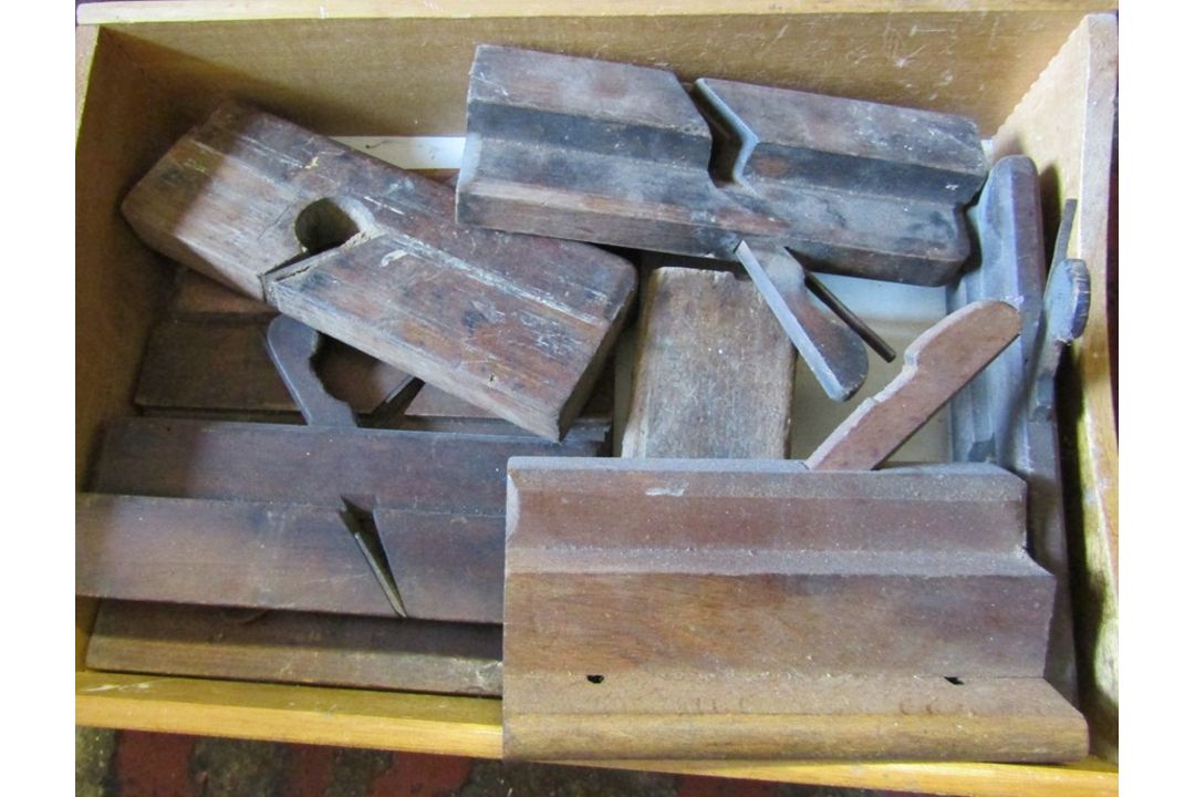 Quantity of vintage woodworking planes