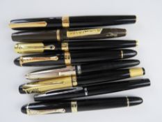 A quantity of assorted fountain pens, some with nibs, some a/f, including Jinhao, Hero, Aramis, etc.