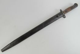 A WWI British 1907 pattern 1917 SMLE bayonet marked Chapman to 42cm blade with inspection marks