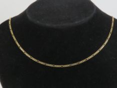 A 9ct gold alternating curb link chain, hallmarked 375 and measuring 46cm in length, 2.2g.