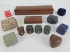 A quantity of vintage and contemporary jewellery boxes inc leatherette ring boxes,
