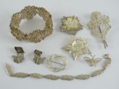 A quantity of Filigree jewellery inc three 925 silver brooches, a pair of cuff links,