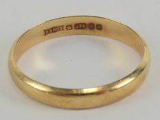 A 9ct gold ring having London hallmark, size K-L, 1.2g.